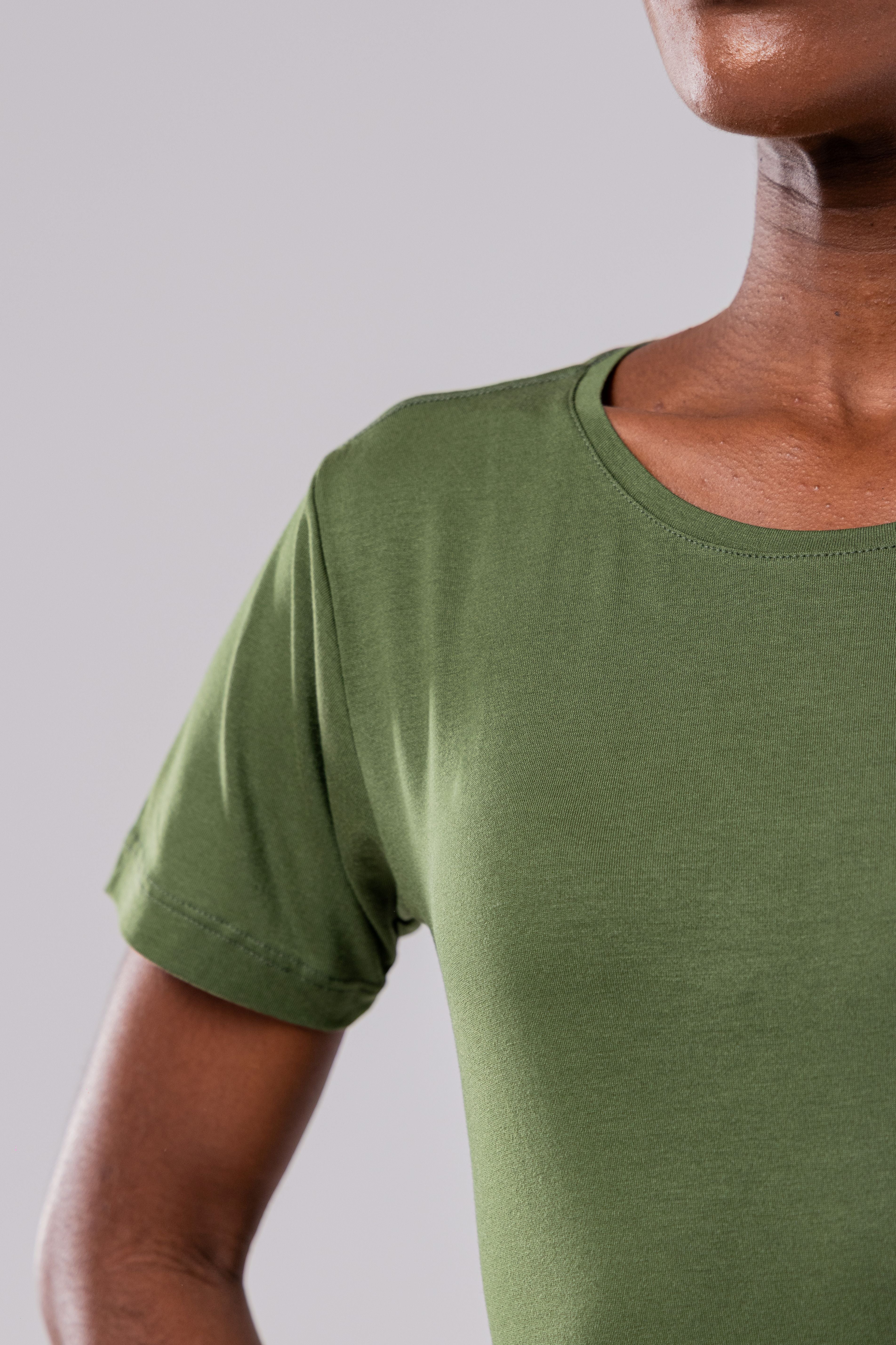 MODAL TECH // FEMININO // VERDE MILITAR