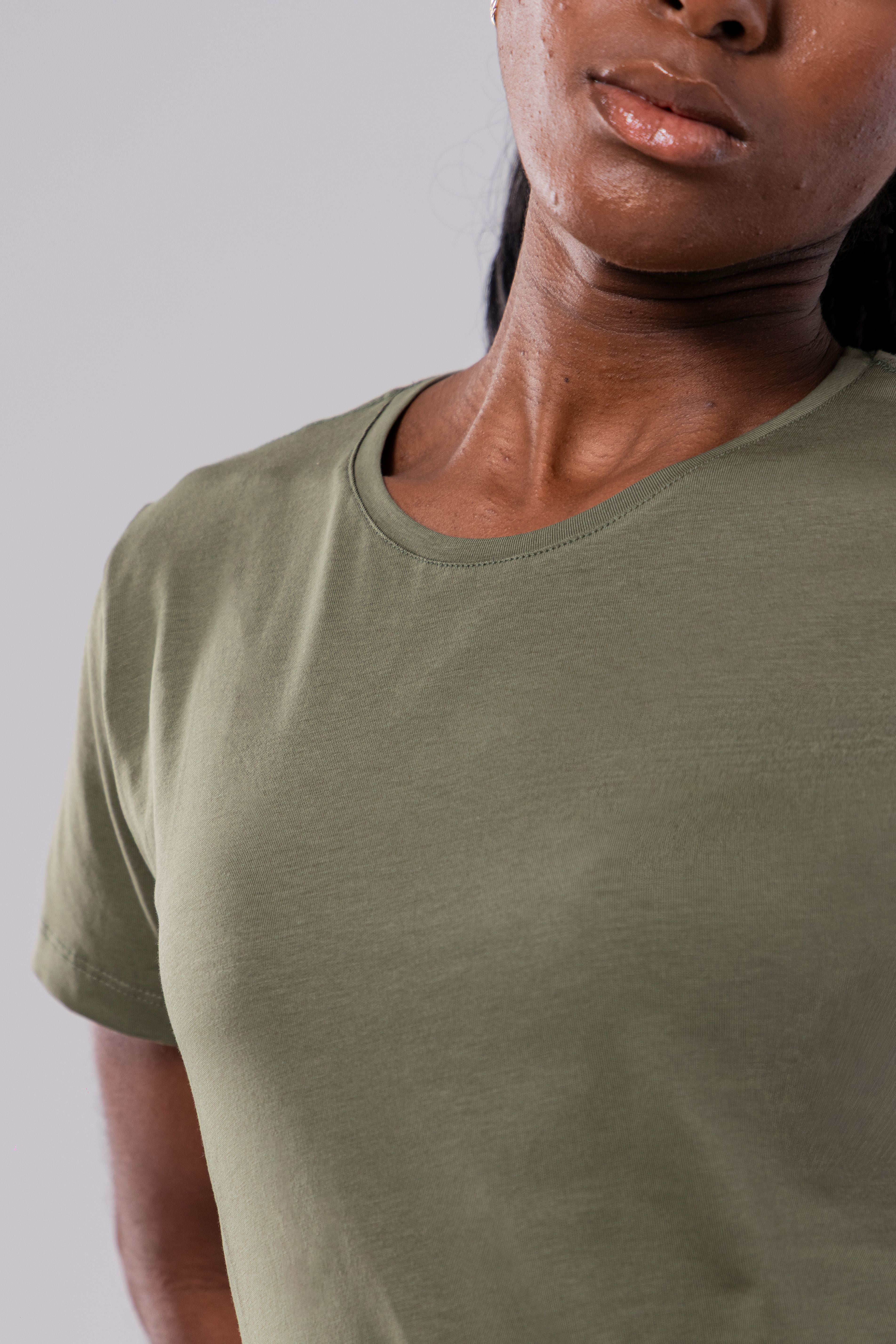 CAMISETA PIMA | FEMININA | VERDE OLIVA